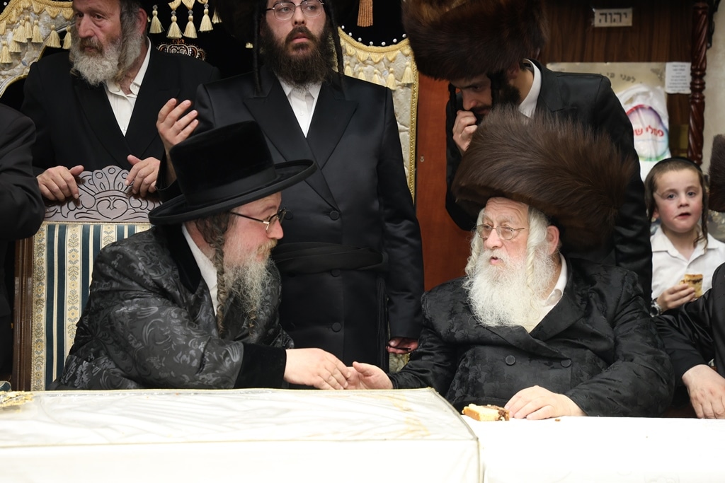 גלריה: בביאלא בני ברק הכניסו ספר תורה