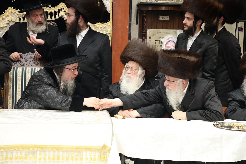 גלריה: בביאלא בני ברק הכניסו ספר תורה