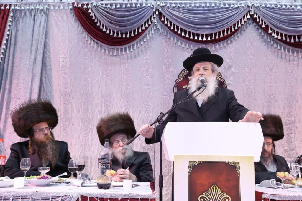 ביום ההילולא: בבית מדרש 'אור החיים' הכניסו ספר תורה