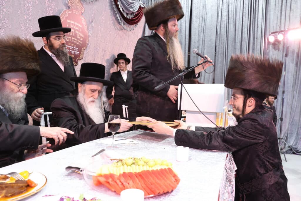 ביום ההילולא: בבית מדרש 'אור החיים' הכניסו ספר תורה