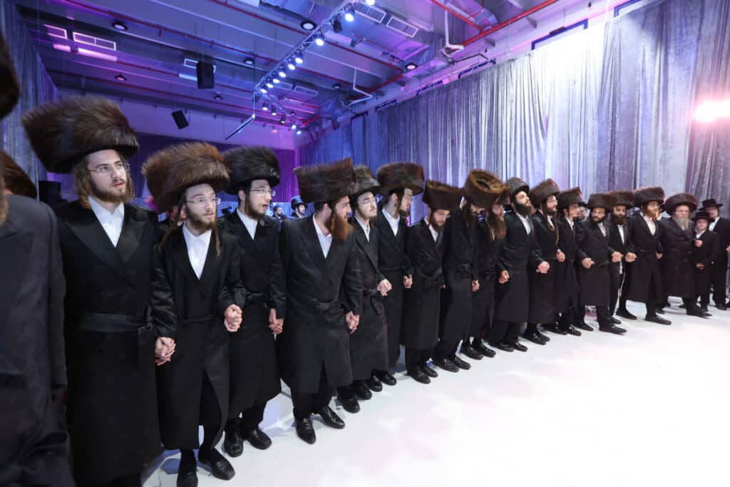 ביום ההילולא: בבית מדרש 'אור החיים' הכניסו ספר תורה