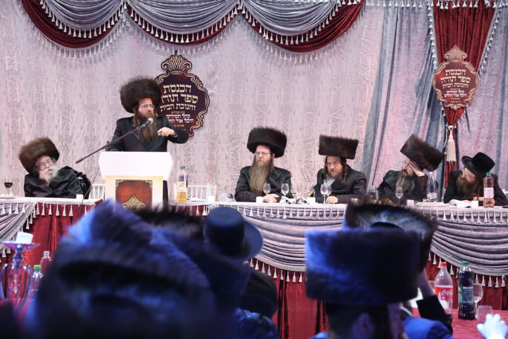 ביום ההילולא: בבית מדרש 'אור החיים' הכניסו ספר תורה