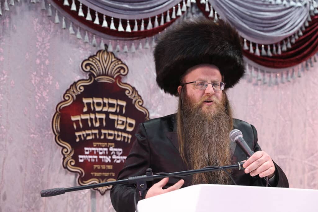 ביום ההילולא: בבית מדרש 'אור החיים' הכניסו ספר תורה