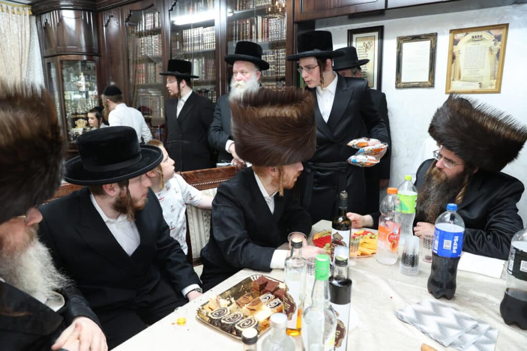 ביום ההילולא: בבית מדרש 'אור החיים' הכניסו ספר תורה