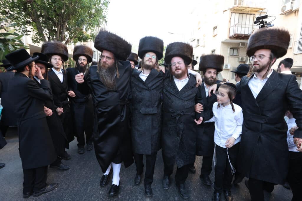 ביום ההילולא: בבית מדרש 'אור החיים' הכניסו ספר תורה