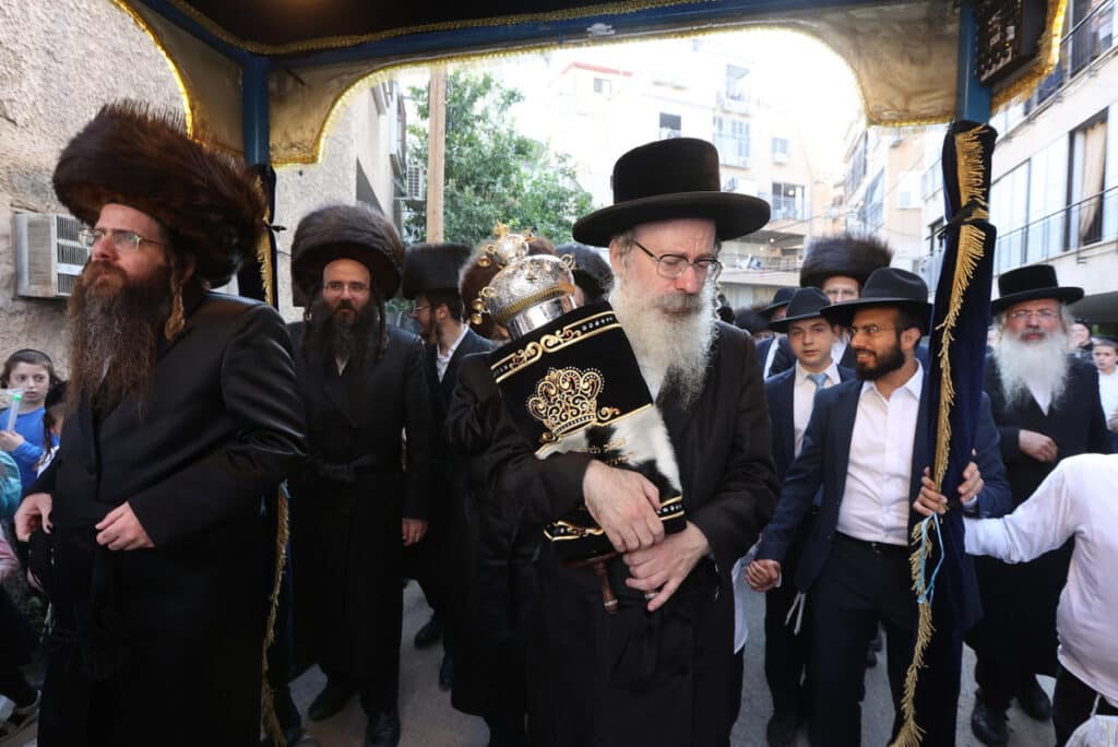 ביום ההילולא: בבית מדרש 'אור החיים' הכניסו ספר תורה