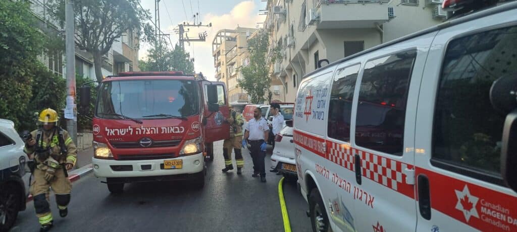 צפו בתיעוד: שריפת ענק משתוללת בחסות עצי הברוש צפו בתיעוד: שריפת ענק משתוללת בחסות עצי הברוש