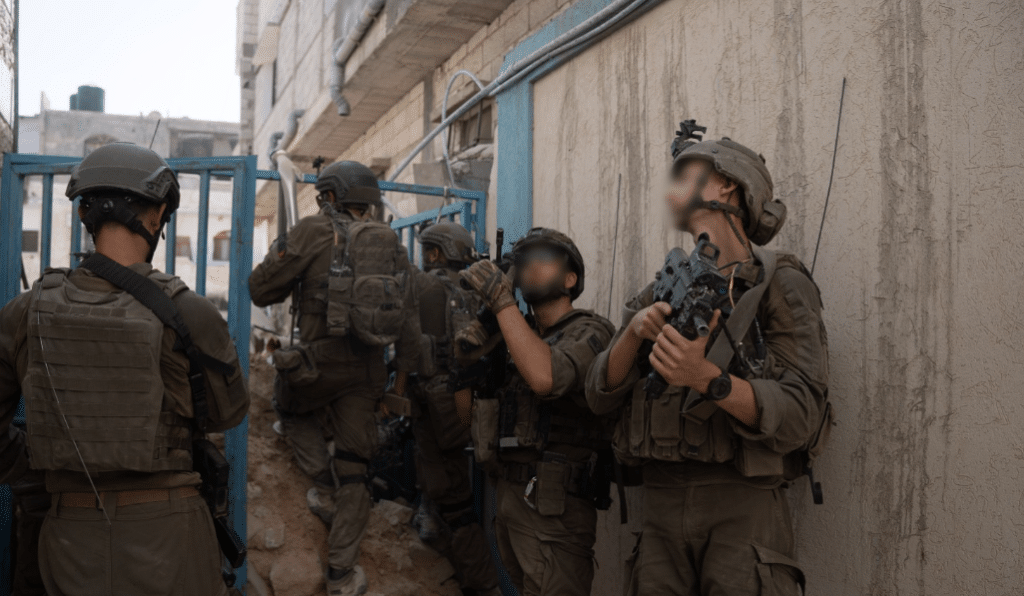 לוחמי הצנחנים חיסלו עשרות מחבלים בקרבות פנים אל פנים