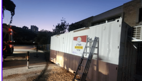 מכולות חירום: כך נערכת עיריית צפת למלחמה