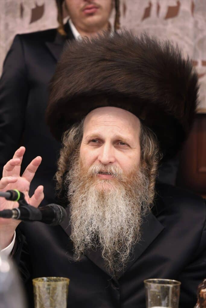 מעמד מרגש: בישיבת 'אהבת דוד' קבעו מזוזות