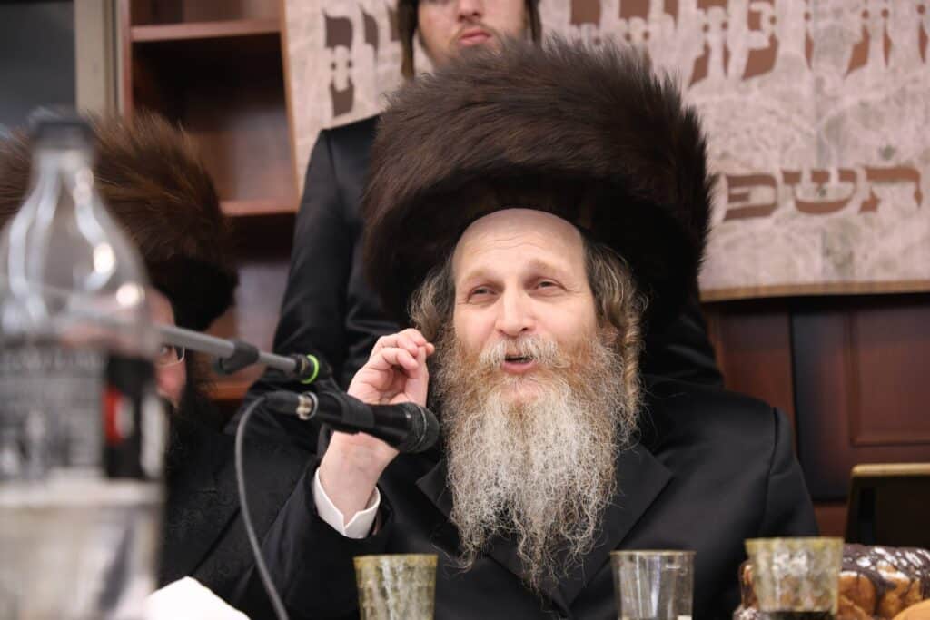 מעמד מרגש: בישיבת 'אהבת דוד' קבעו מזוזות