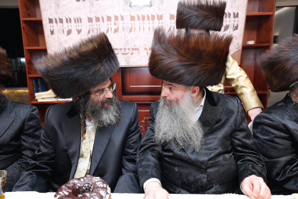 מעמד מרגש: בישיבת 'אהבת דוד' קבעו מזוזות