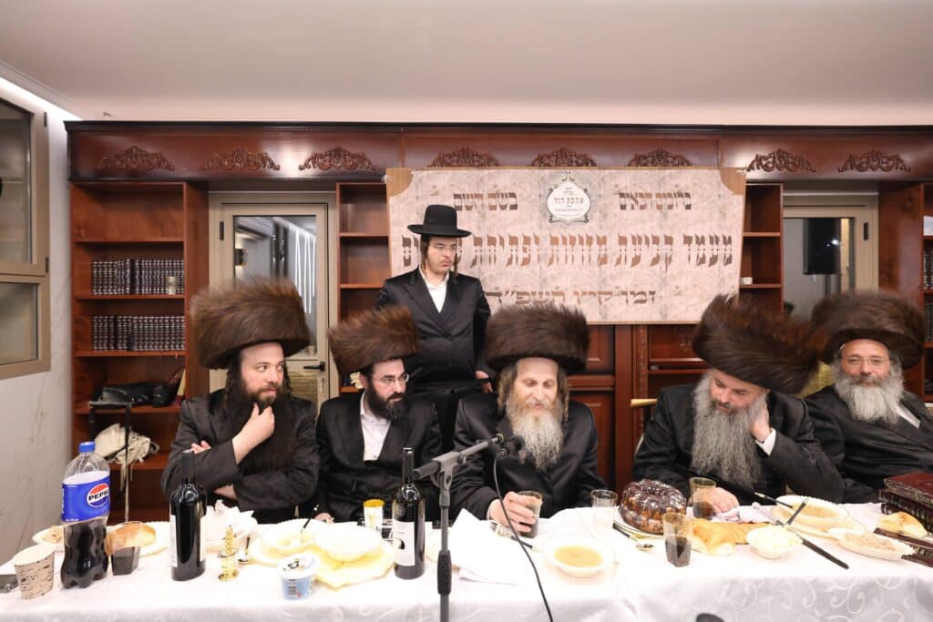 מעמד מרגש: בישיבת 'אהבת דוד' קבעו מזוזות