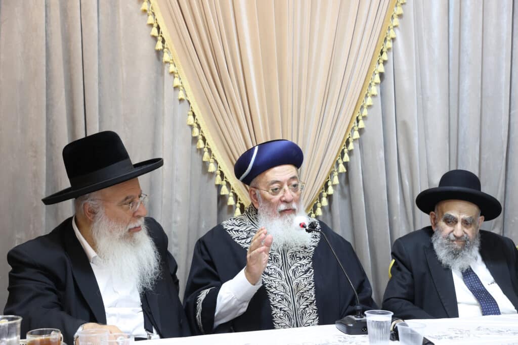 גלריה: ב'נהר שלום' התכנסו להספיד את זקן המקובלים