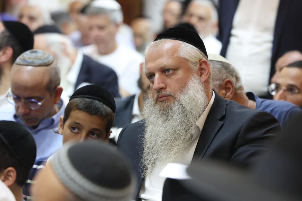 גלריה: ב'נהר שלום' התכנסו להספיד את זקן המקובלים