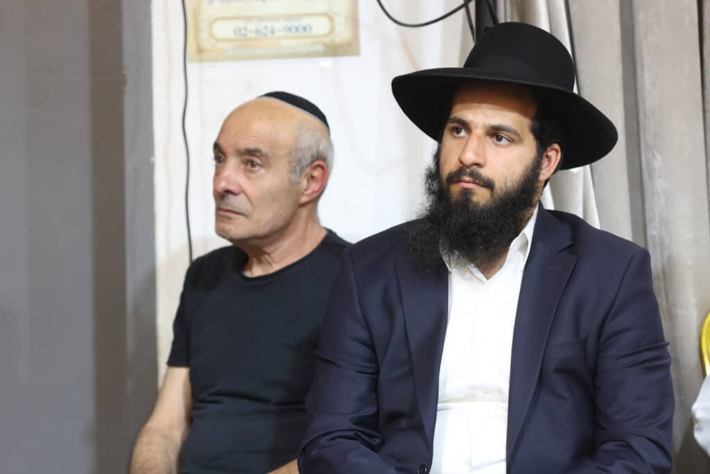 גלריה: ב'נהר שלום' התכנסו להספיד את זקן המקובלים