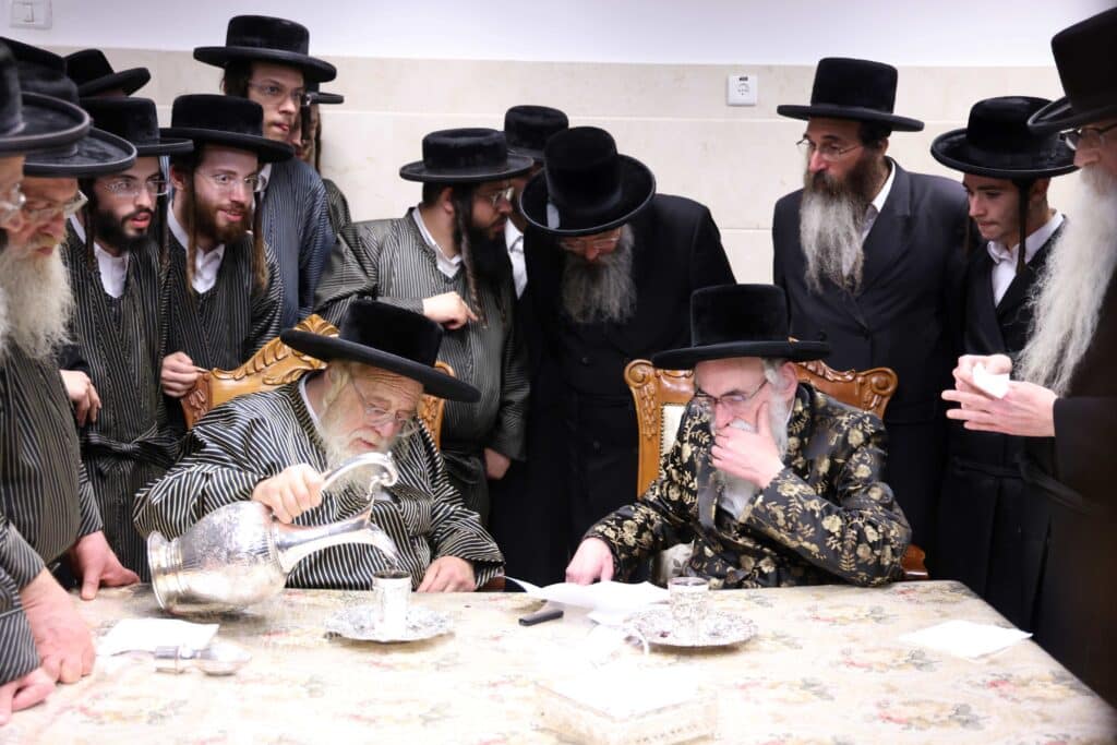 האדמו"ר מויז'ניץ הזמין את האדמו"ר מתולדות אהרן לחתונת נכדתו