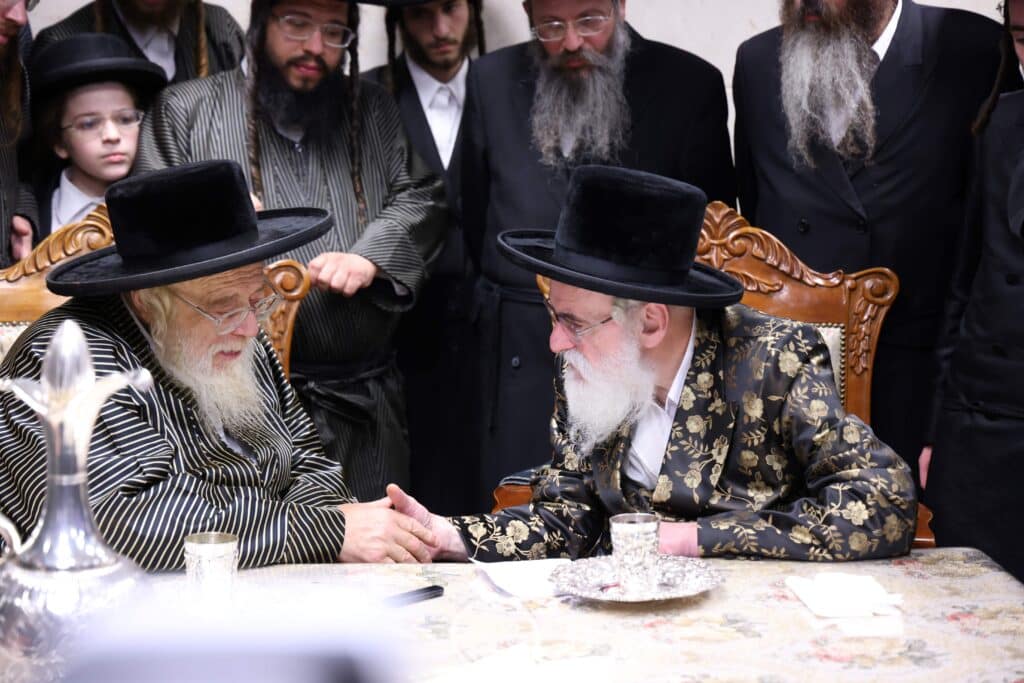 האדמו"ר מויז'ניץ הזמין את האדמו"ר מתולדות אהרן לחתונת נכדתו