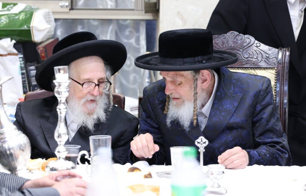 הילולה בספינקא: החסידים עלו עם האדמו"ר להר הזיתים