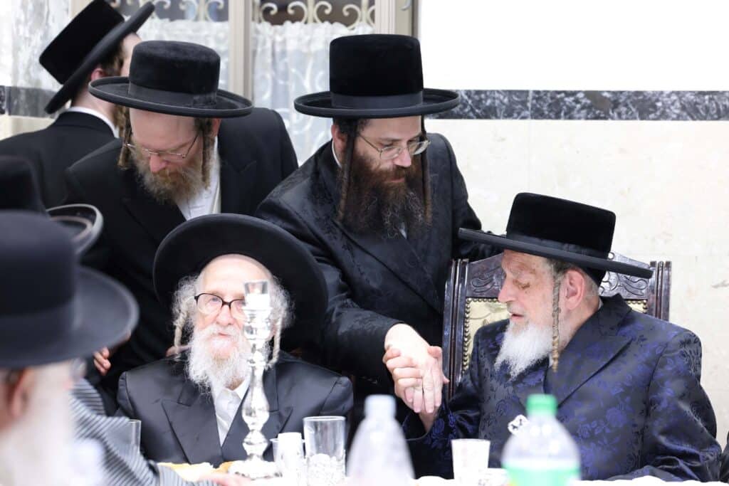 הילולה בספינקא: החסידים עלו עם האדמו"ר להר הזיתים