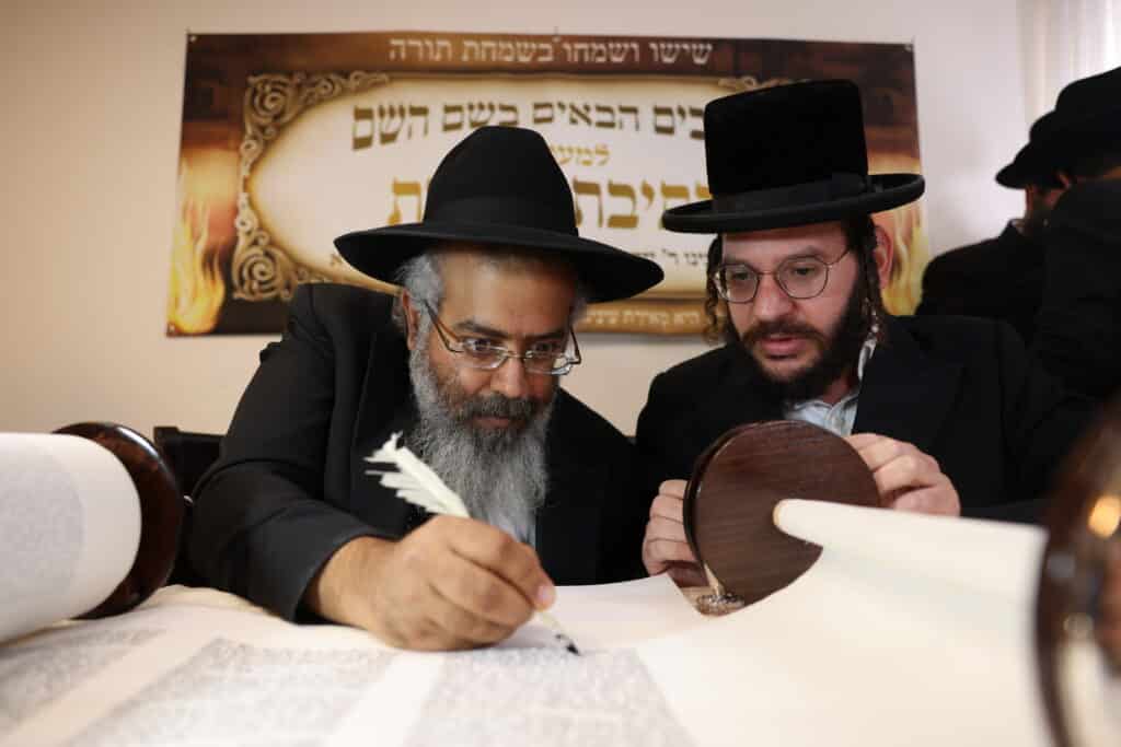 במעמד האדמו"ר: מירון חגגה הכנסת ס"ת לציון הרשב"י