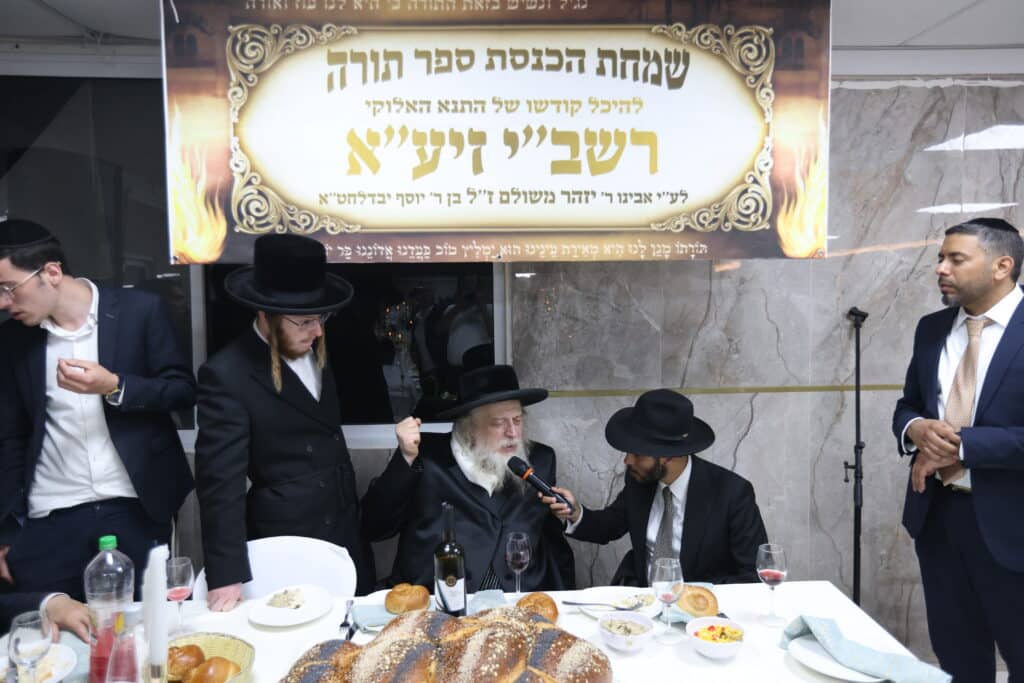 במעמד האדמו"ר: מירון חגגה הכנסת ס"ת לציון הרשב"י