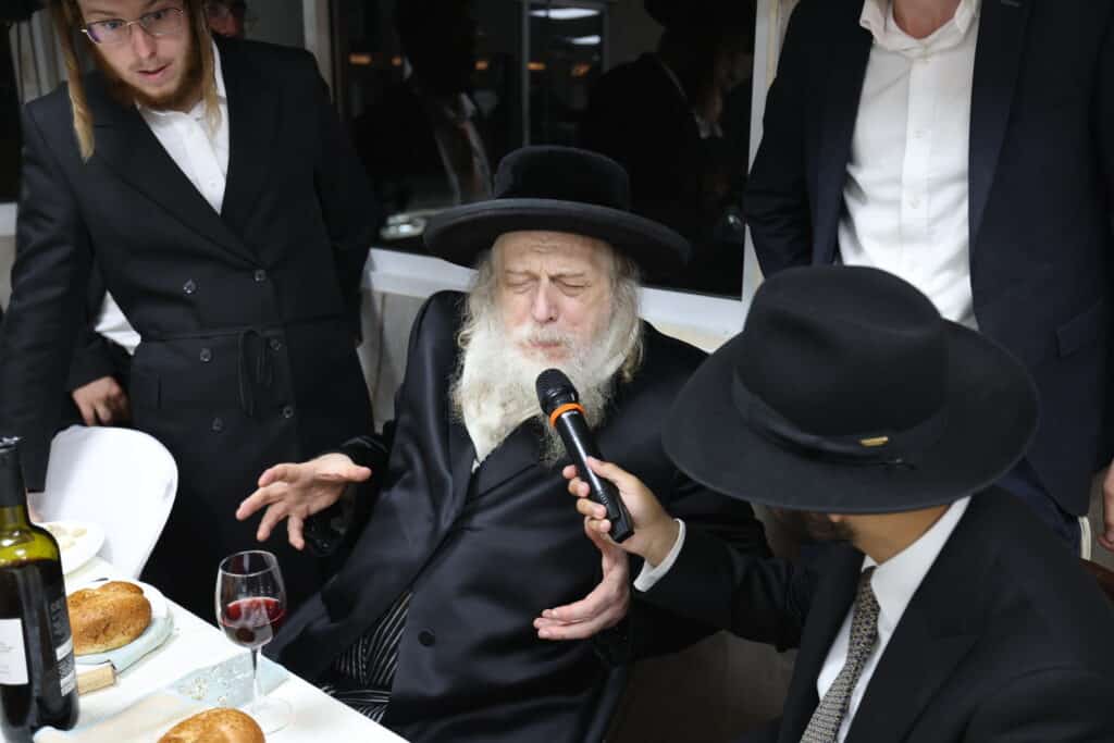 במעמד האדמו"ר: מירון חגגה הכנסת ס"ת לציון הרשב"י