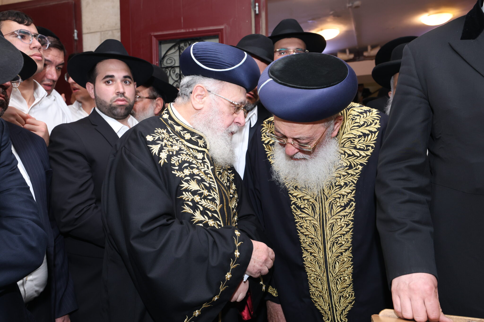 בכאב עצום: אלפים רבים ליוו למנוחות את הגאון רבי יהודה דרעי זצ"ל בכאב עצום: אלפים רבים ליוו למנוחות את הגאון רבי יהודה דרעי זצ"ל