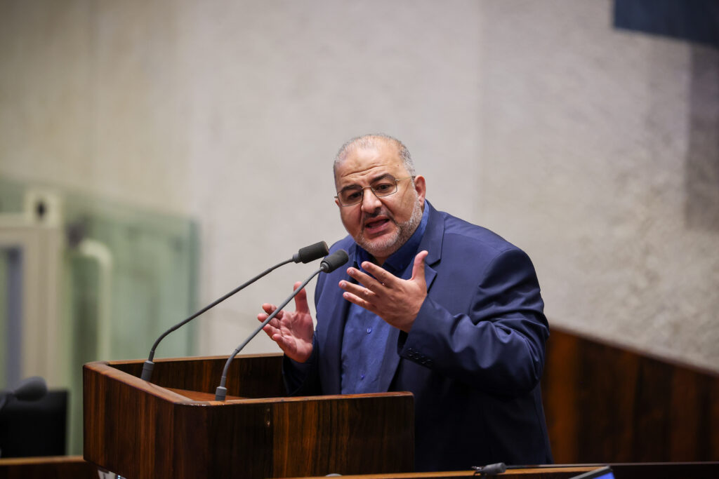 בין רפורמת החלב למהומות האופוזיציה וניסיונות הטיוח