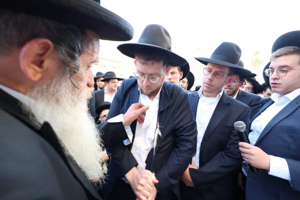מראשי ישיבת מיר: המונים ליוו למנוחות את הגאון רבי אברהם שמואלביץ זצ"ל