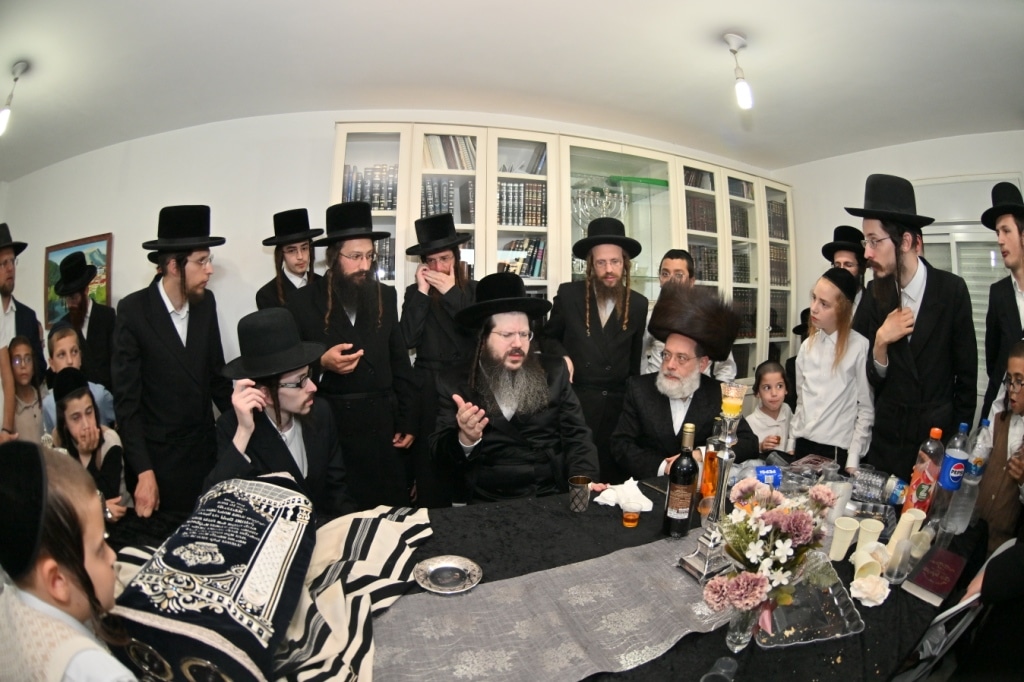 בהילולת מודז'יץ: הכנסת ספר תורה וסיום הש"ס בביתר