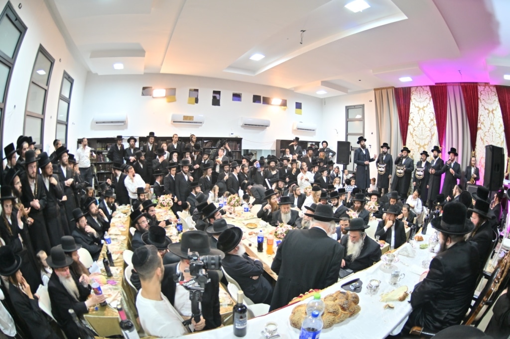 בהילולת מודז'יץ: הכנסת ספר תורה וסיום הש"ס בביתר