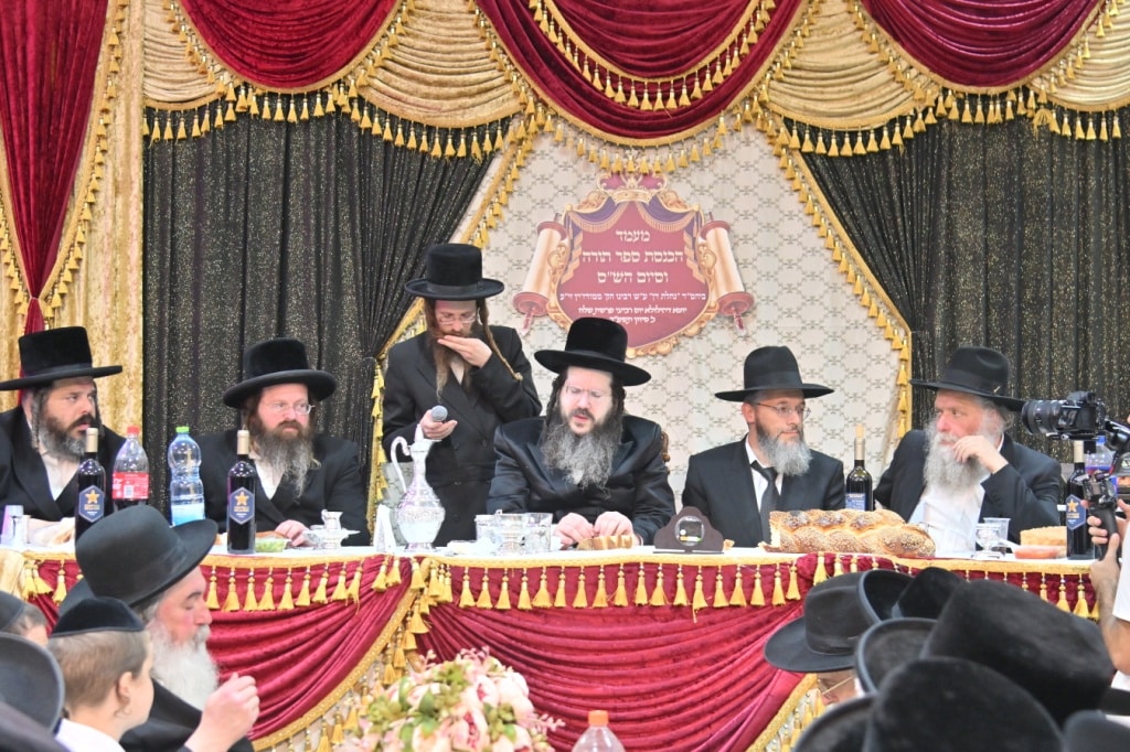 בהילולת מודז'יץ: הכנסת ספר תורה וסיום הש"ס בביתר