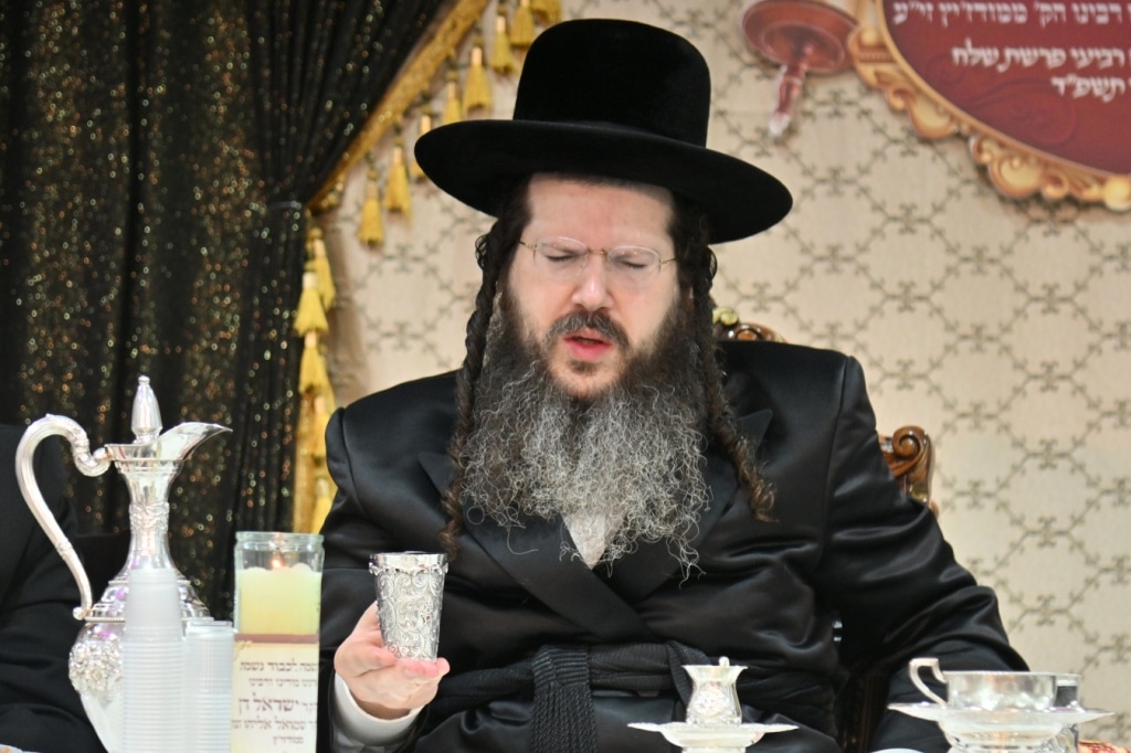 בהילולת מודז'יץ: הכנסת ספר תורה וסיום הש"ס בביתר