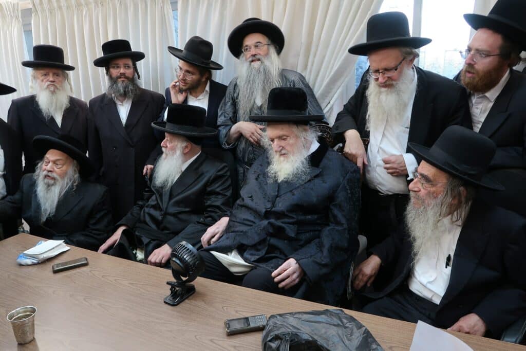 הבד"צ מתנער ממעשה אלימות ומבקש מהקהל להתפזר לבתי המדרש ולא לרחובות