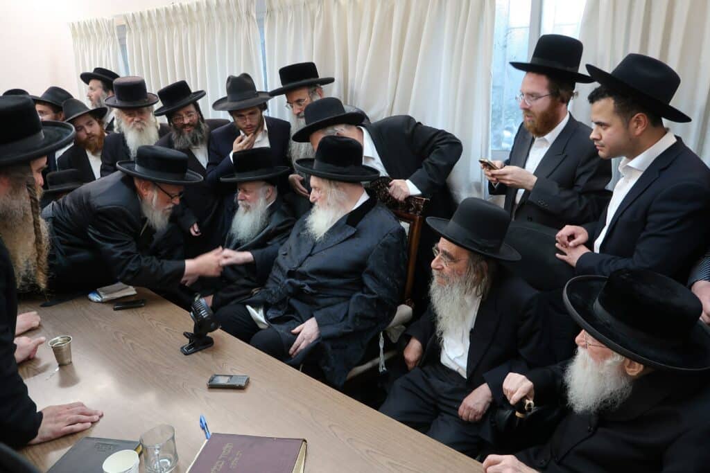 הבד"צ מתנער ממעשה אלימות ומבקש מהקהל להתפזר לבתי המדרש ולא לרחובות