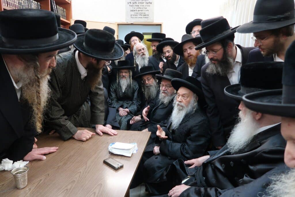 הבד"צ מתנער ממעשה אלימות ומבקש מהקהל להתפזר לבתי המדרש ולא לרחובות