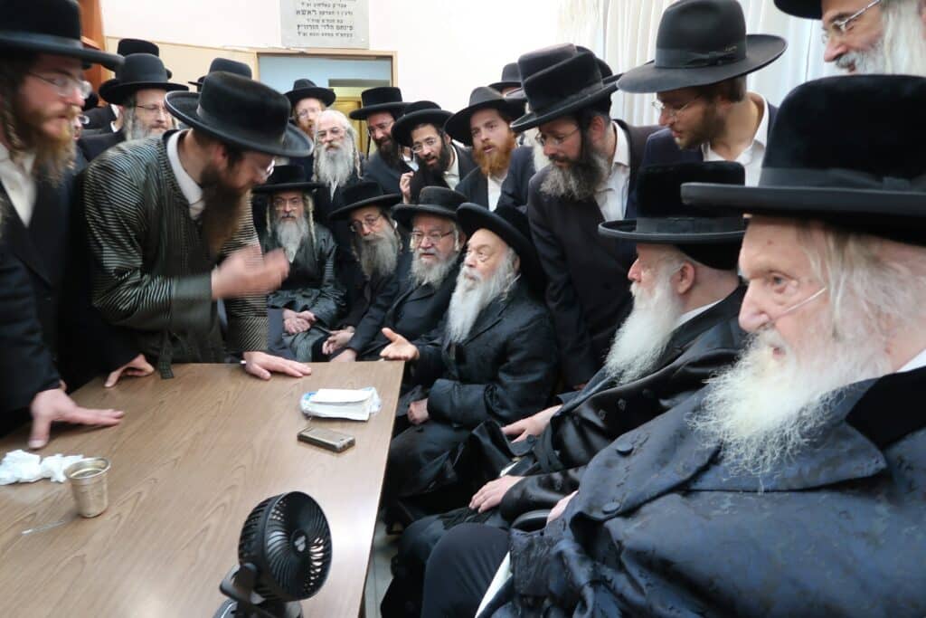 הבד"צ מתנער ממעשה אלימות ומבקש מהקהל להתפזר לבתי המדרש ולא לרחובות