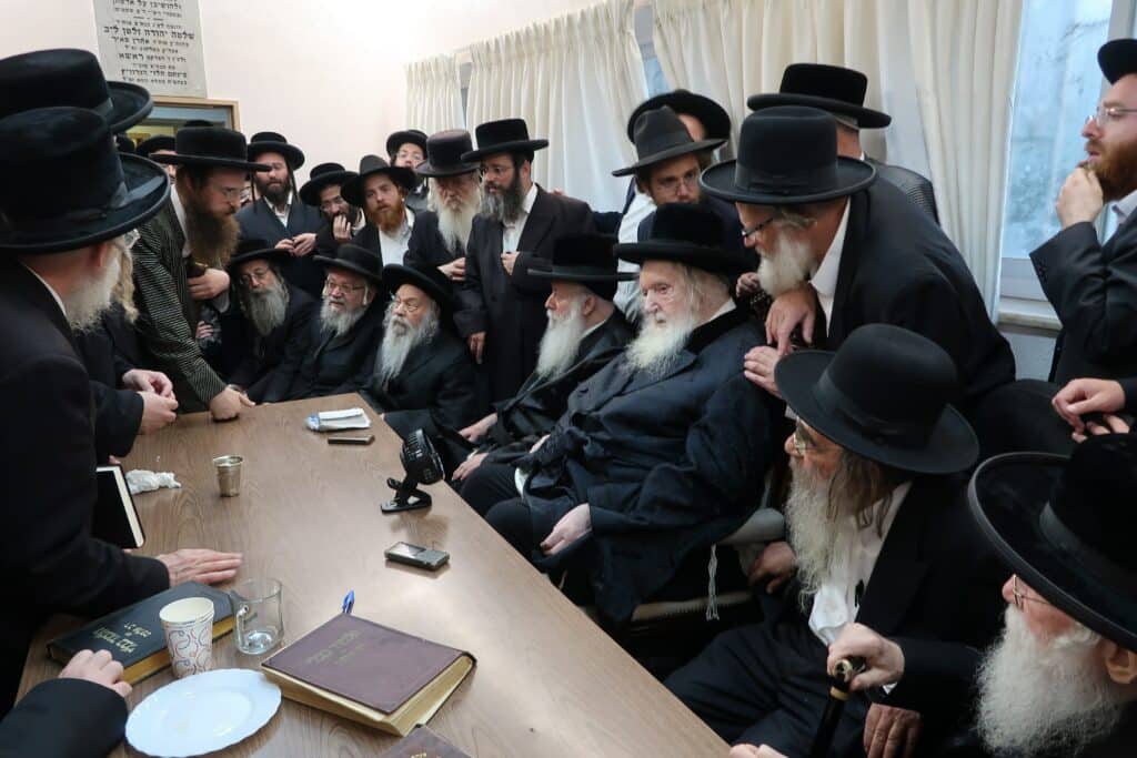 הבד"צ מתנער ממעשה אלימות ומבקש מהקהל להתפזר לבתי המדרש ולא לרחובות