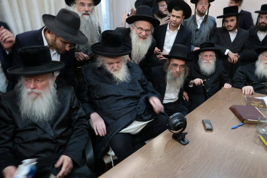 הבד"צ מתנער ממעשה אלימות ומבקש מהקהל להתפזר לבתי המדרש ולא לרחובות