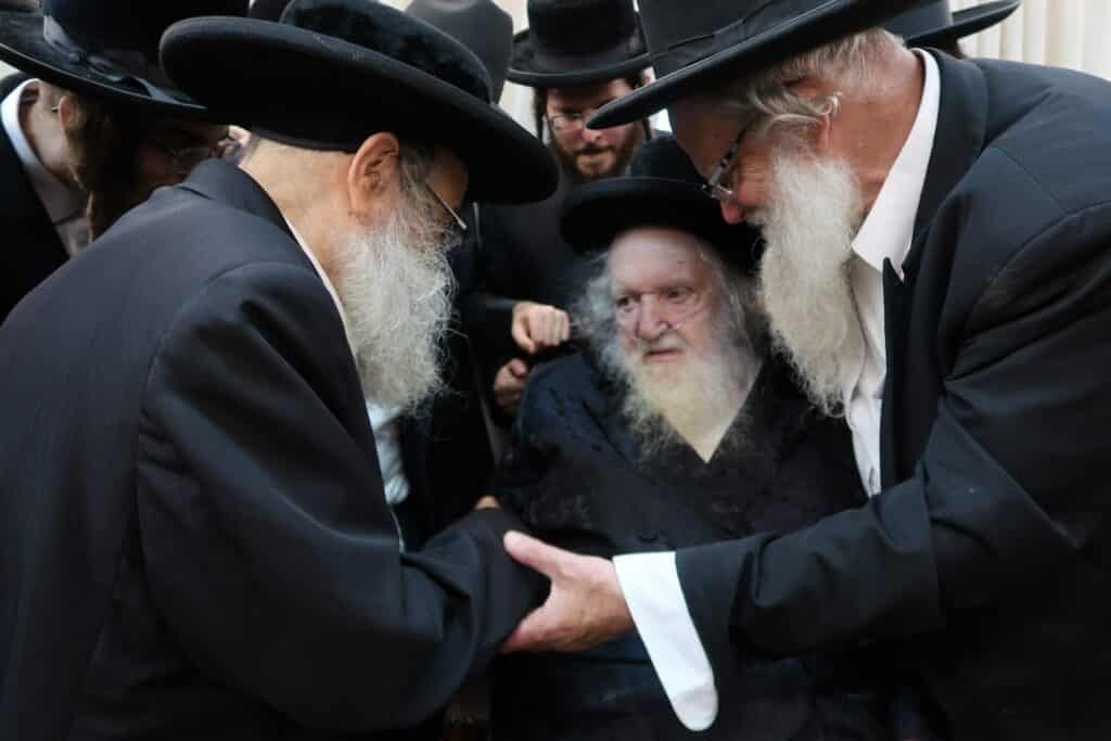 הבד"צ מתנער ממעשה אלימות ומבקש מהקהל להתפזר לבתי המדרש ולא לרחובות