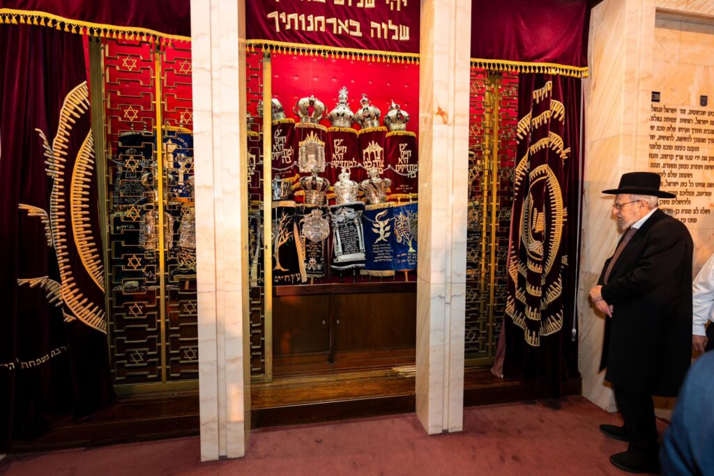 בהכתרת אלף דיינים: כך נפרדו הרבנים הראשים לישראל