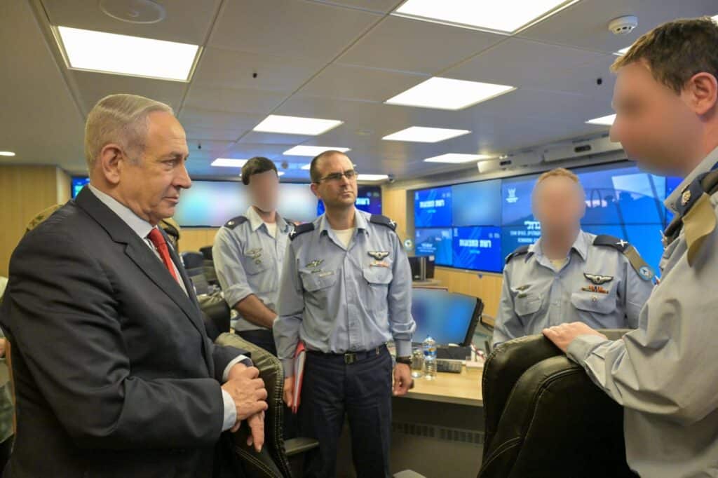 מתוך הבור בקריה: נתניהו שיגר מסר לנסראללה