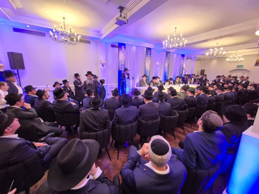 היום הראשון: המסע של גדולי ישראל ללונדון להצלת עולם התורה