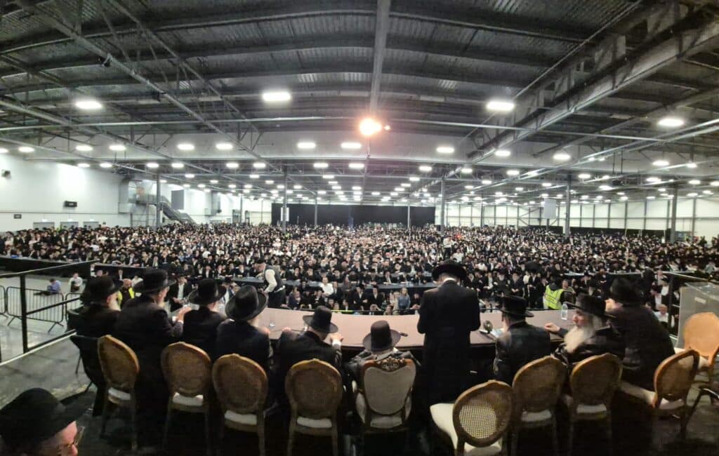 מעמד שלונדון לא ראתה מעולם: רבבות בהקבלת פני גדולי ישראל