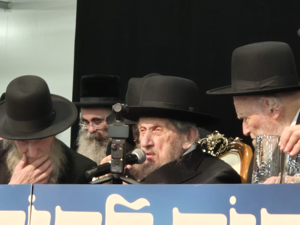 מעמד שלונדון לא ראתה מעולם: רבבות בהקבלת פני גדולי ישראל