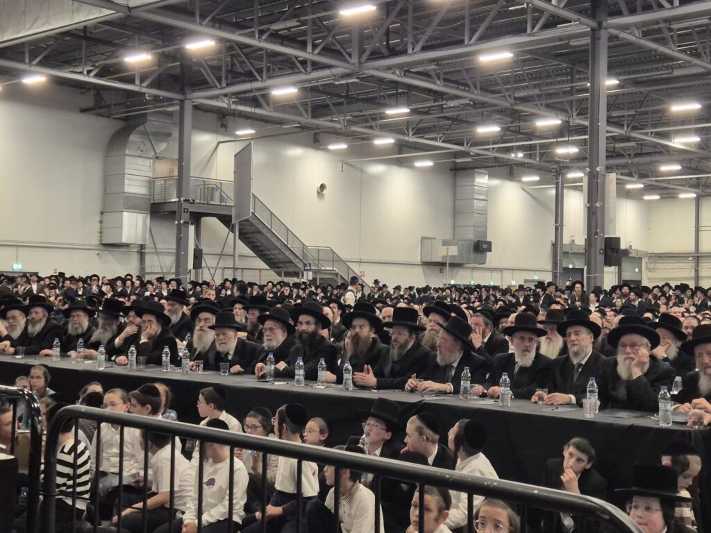 מעמד שלונדון לא ראתה מעולם: רבבות בהקבלת פני גדולי ישראל