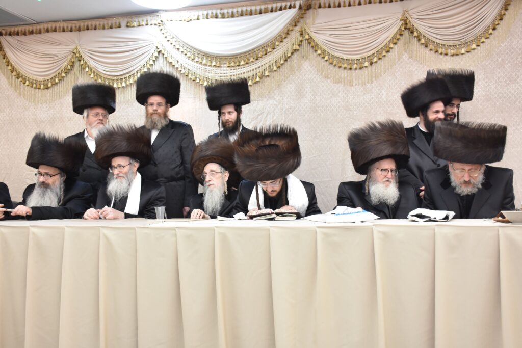 שמחת החתונה בחצרות ספינקא-פוריסוב-אנטניא-אלעסק