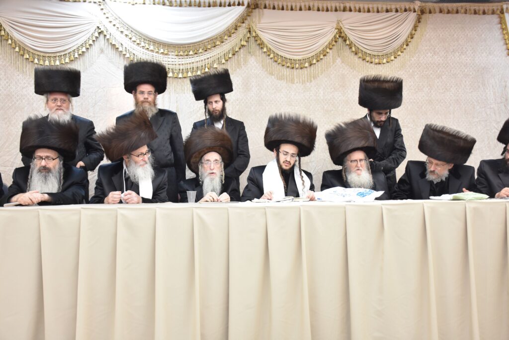 שמחת החתונה בחצרות ספינקא-פוריסוב-אנטניא-אלעסק