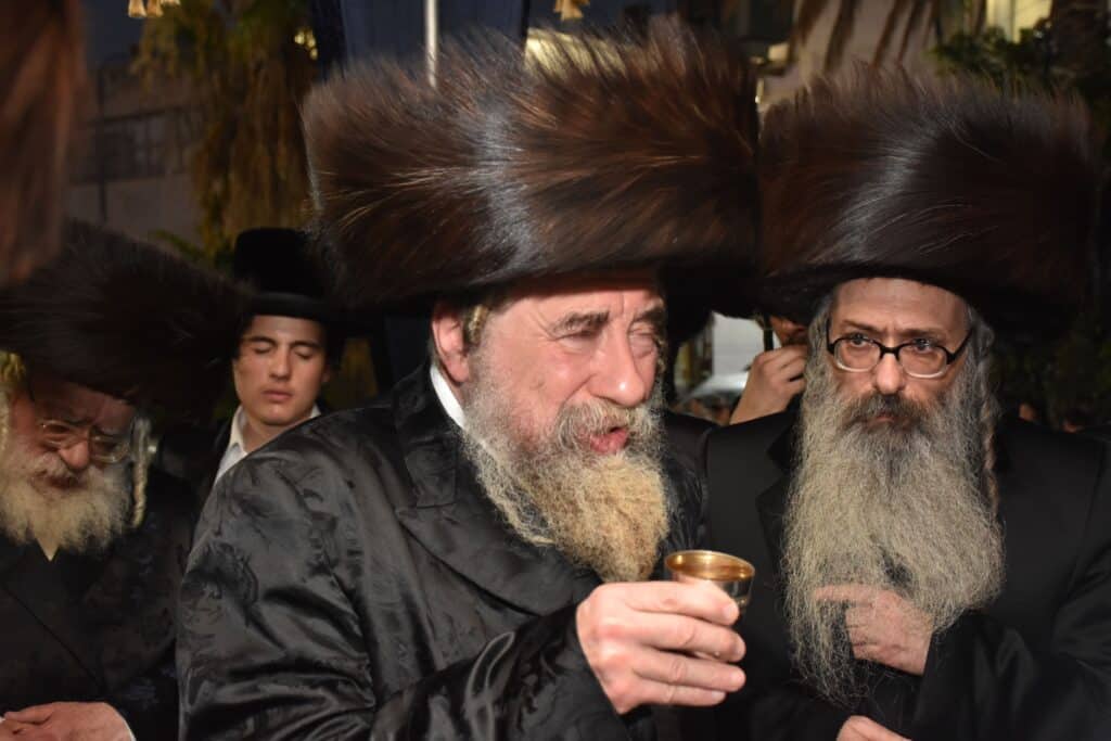 שמחת החתונה בחצרות ספינקא-פוריסוב-אנטניא-אלעסק